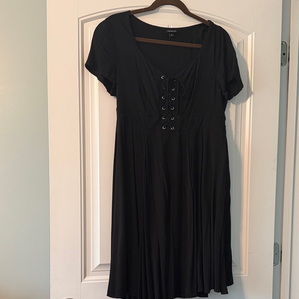 torrid Black Lace-Up V-Neck Short Sleeve Dress